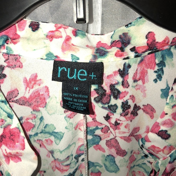 Floral Lattice Shoulder Blouse • 1X • Rue21 - Picture 5 of 5